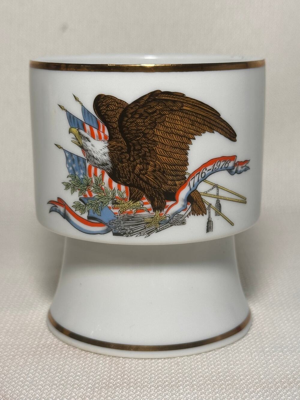 1776-1976 Bicentennial Eagle Celebrity Porcelain Pedestal Tumbler Japan 4"